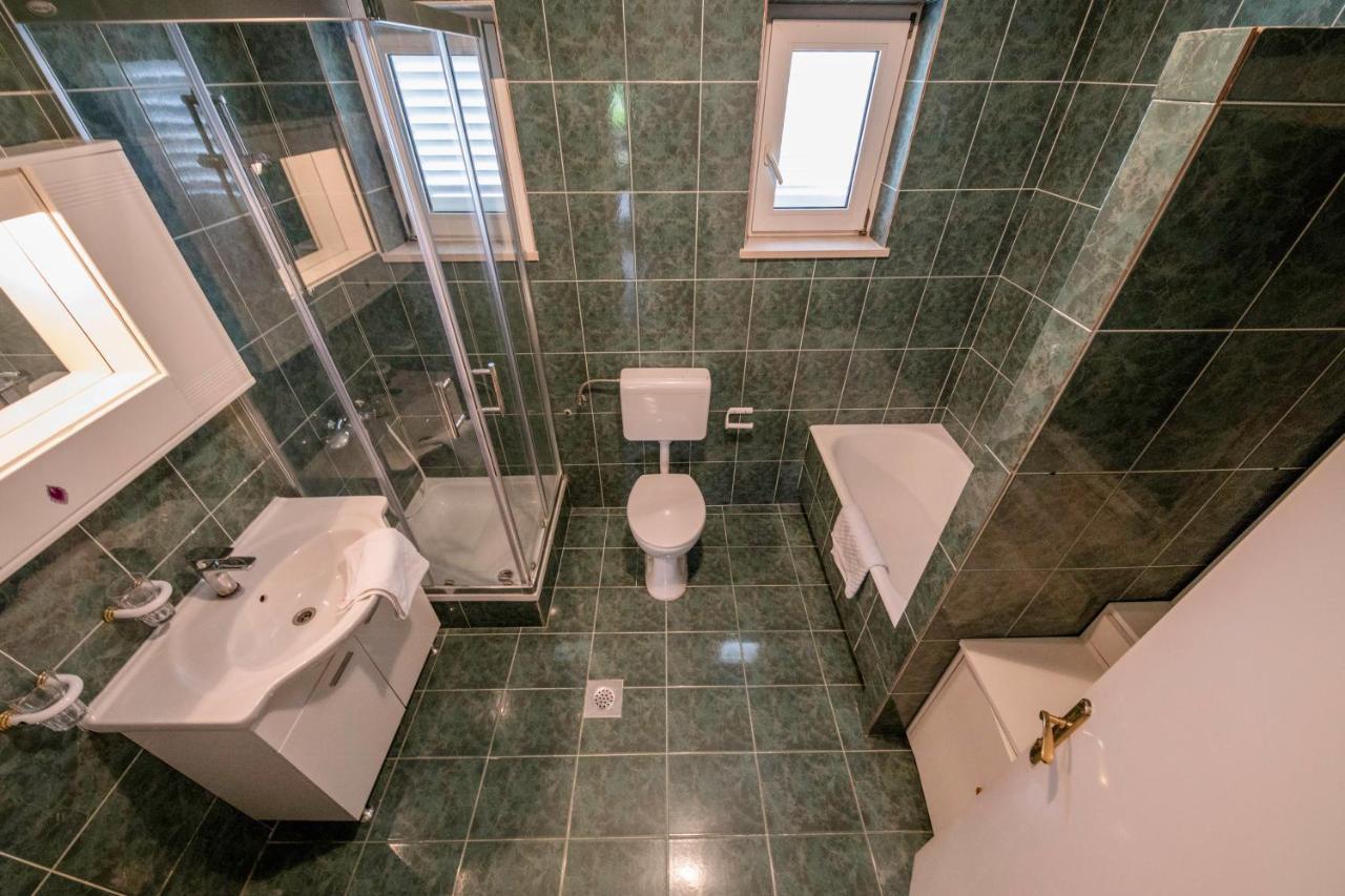 Apartmani Ana & Milo ロパール エクステリア 写真