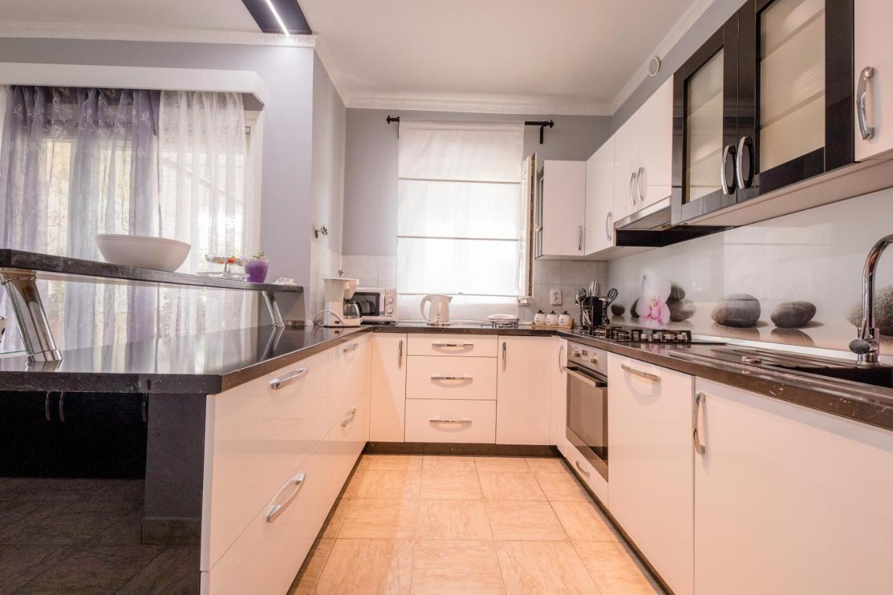 Apartmani Ana & Milo ロパール エクステリア 写真