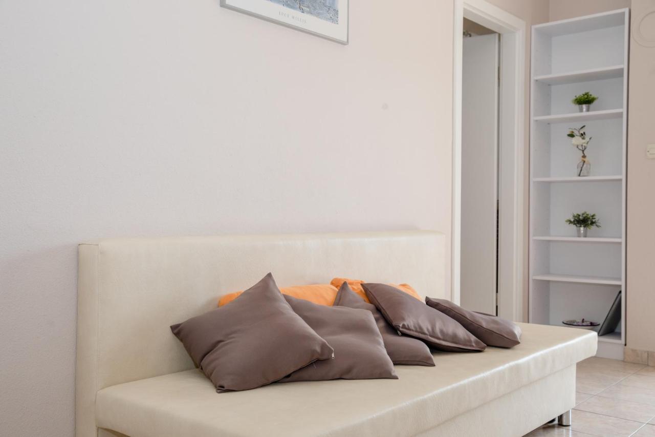 Apartmani Ana & Milo ロパール エクステリア 写真
