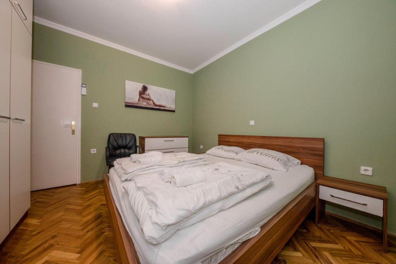 Apartmani Ana & Milo ロパール エクステリア 写真