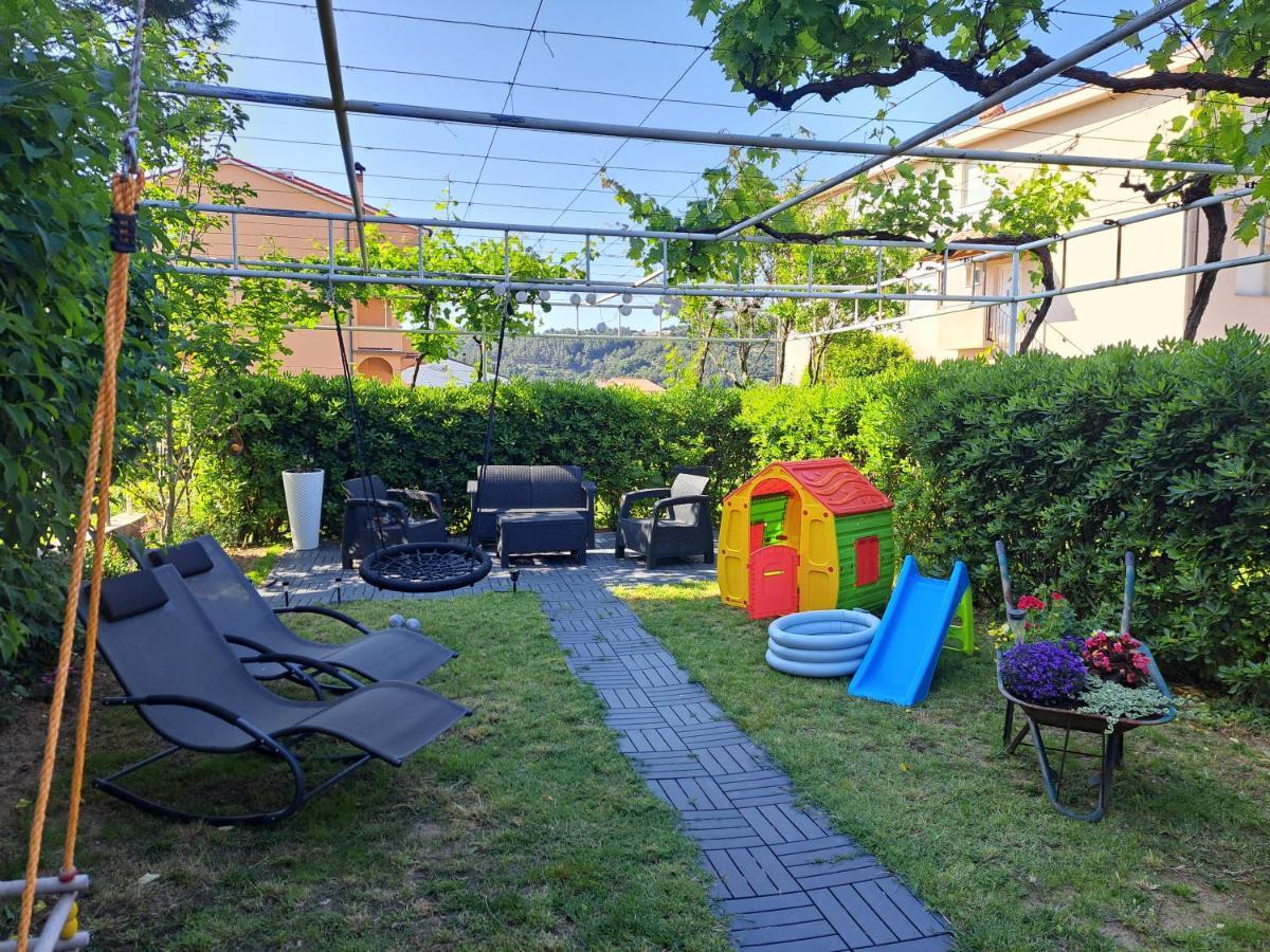 Apartmani Ana & Milo ロパール エクステリア 写真
