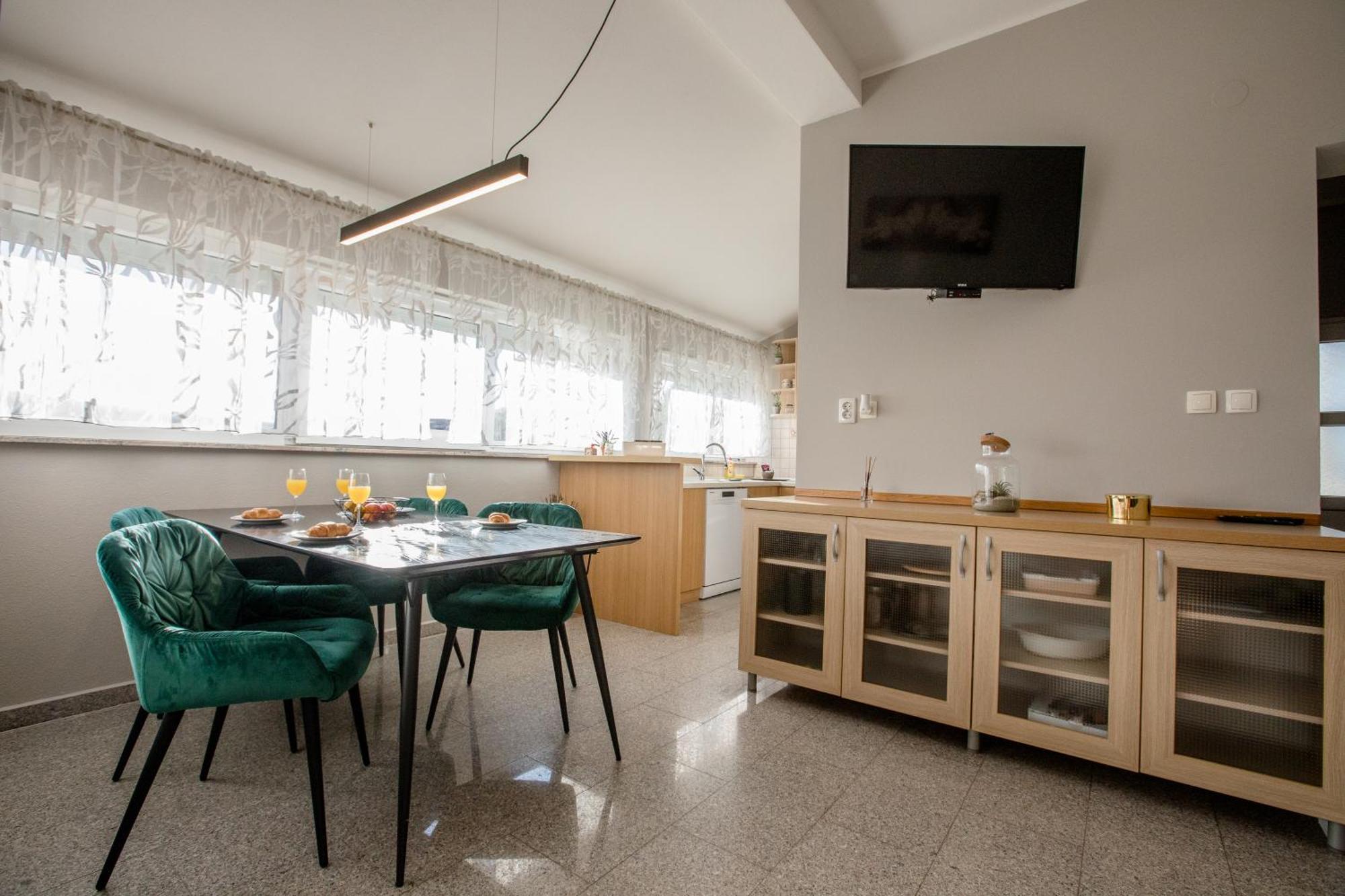 Apartmani Ana & Milo ロパール 部屋 写真